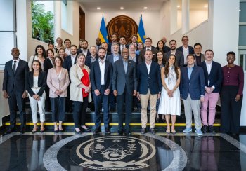 Kagame Hosts International Dialog Group to Discuss Rwanda's Development Progress